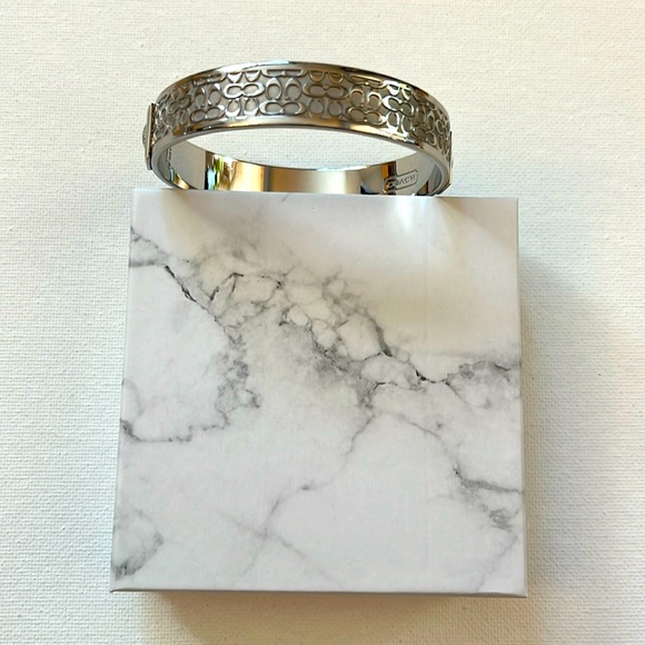Vintage Coach 1/2”polished silver signature C bangle bracelet. - Picture 2 of 7